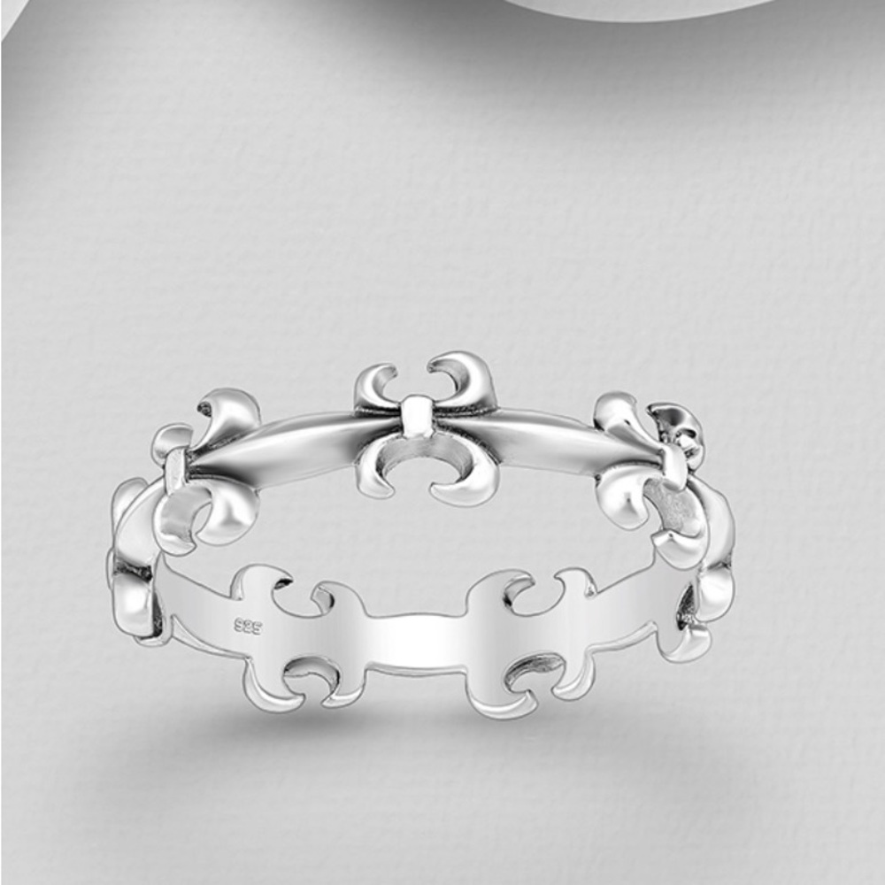 925 Sterling Silver Oxidized Fleur De Lis Ring